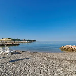 Prázdninový areál Stella Maris Mobile Homes ****