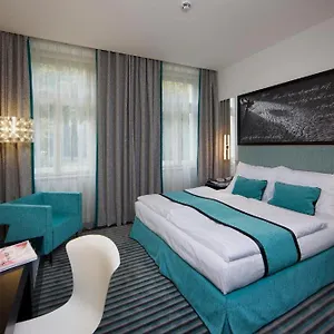 Hotel Red & Blue Design ****